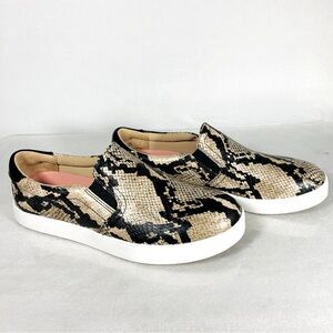 NEW Dr. Scholl's Women's Madison Comfy Slip on Snake Print Sneaker Size 8.5M